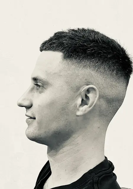 Я Kostiantyn, 25 років з Novohrad-Volynskyi, шукаю знайомства на одну ніч