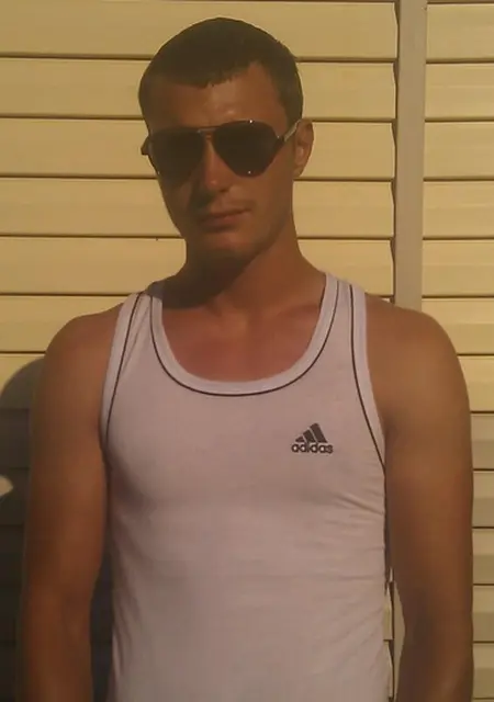 Антон из Ромни, ищу на сайте знакомства на одну ночь