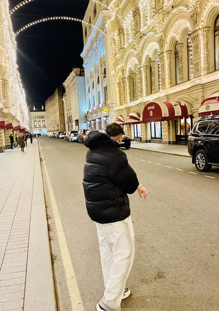 Aymen из Амстердама, ищу на сайте открытые отношения