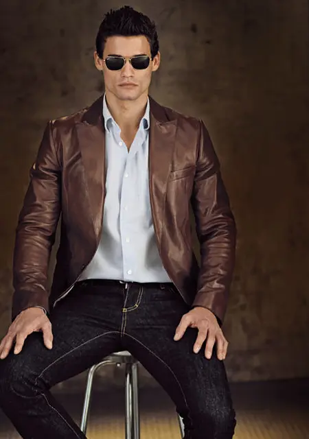 Денис из Николаева, мне 43, познакомлюсь на одну ночь