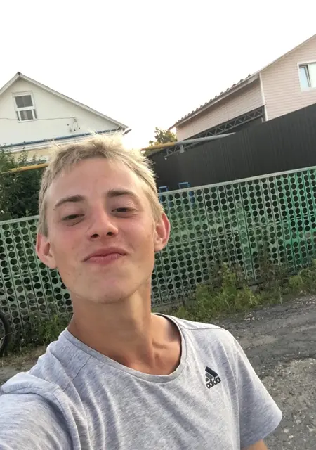 Я Максимка, 30, из Макеевки, ищу знакомство для общения