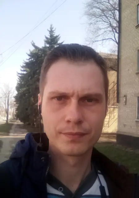 Виталик з Луганська, шукаю на сайті спілкування