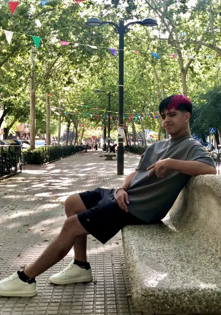 May из Хихон, мне 19, познакомлюсь без обязательств