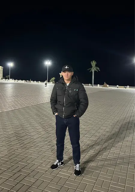 Нурбакыт из Актау, мне 22, познакомлюсь на одну ночь