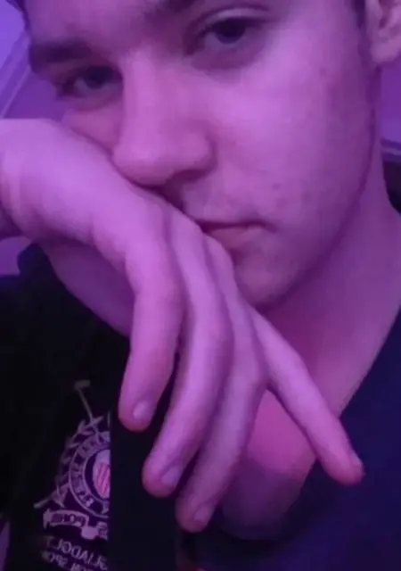 Денис из Золотоноши, ищу на сайте знакомства на одну ночь