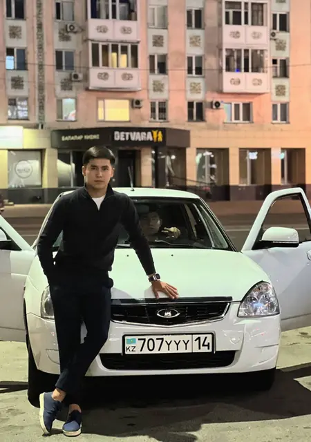 Алихан из Павлодара, мне 24, познакомлюсь без обязательств
