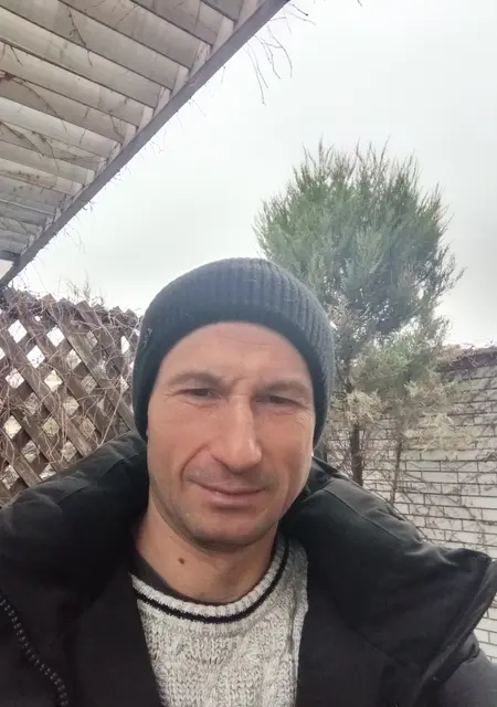 Я Сеня, 40, из Бердянска, ищу знакомства без обязательств