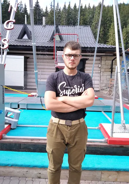 Влад из Любара, ищу на сайте знакомства на одну ночь