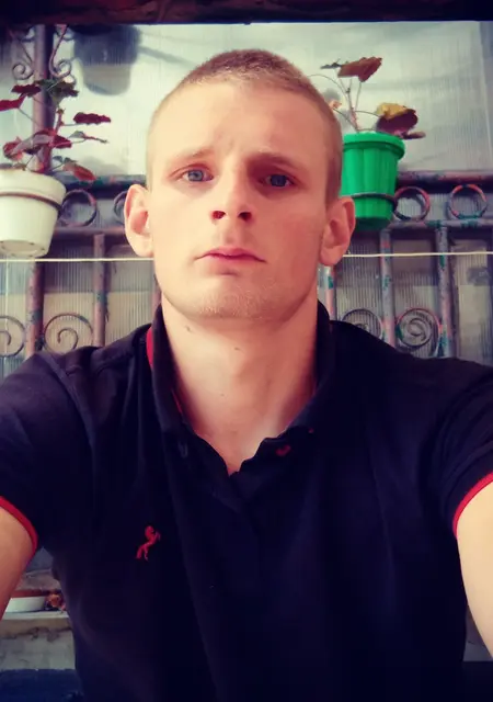 Віталік из Мукачева, мне 25, познакомлюсь без обязательств