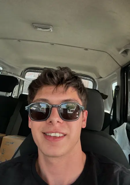 Yildiray из Бурсы, мне 22, познакомлюсь на одну ночь