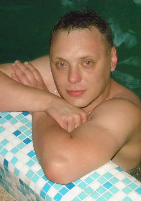 Я Славик, 43 років з Дніпра, шукаю знайомство для постійних стосунків