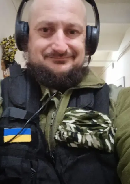 Андрій з Чернівців, мені 27 років, познайомлюсь для спілкування