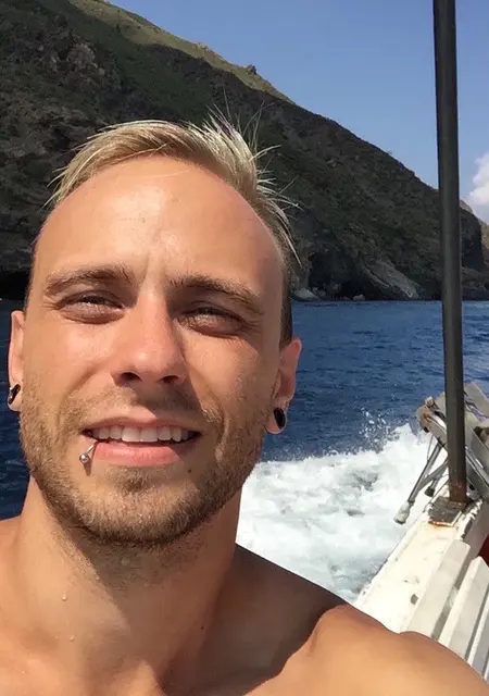 Я Алексей, 35, из Кропивницкого, ищу знакомства без обязательств