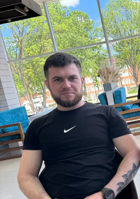 Юра из Токмака, мне 27, познакомлюсь для дружбы