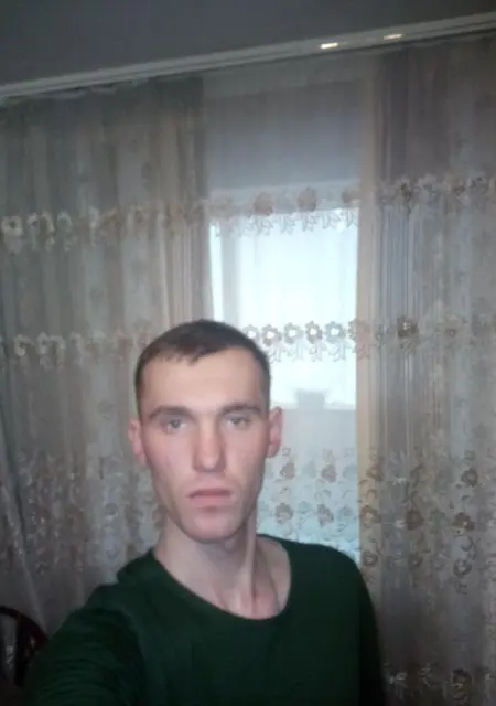 Я Коля, 29, знакомлюсь на одну ночь в Запорожье