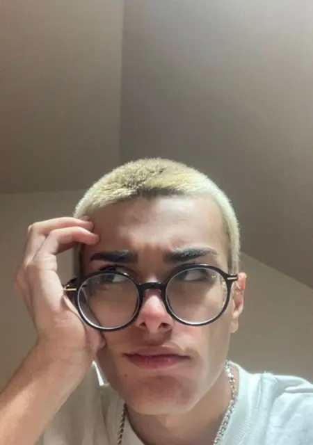 Я Antonio, 18, из Рима, ищу знакомство