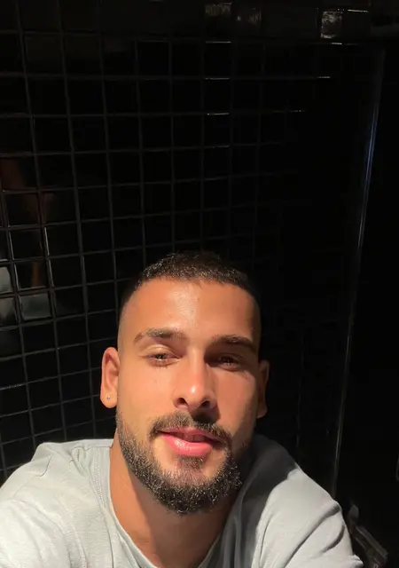 Я Baran, 22, из Измира, ищу знакомство для приятного времяпровождения