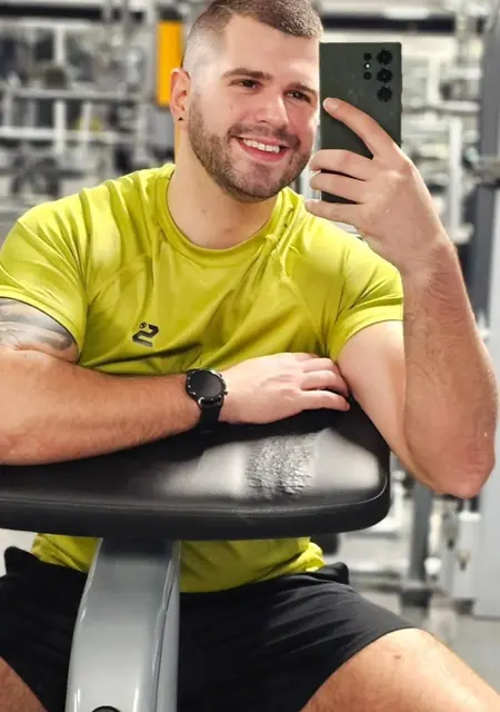 Игорь из Бургаснувшего, ищу на сайте постоянные отношения