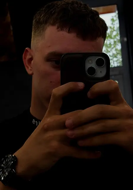 Я Саша, 21, из Киева, ищу знакомство для постоянных отношений