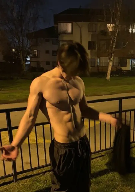 Олег из Николаева, мне 25, познакомлюсь на одну ночь