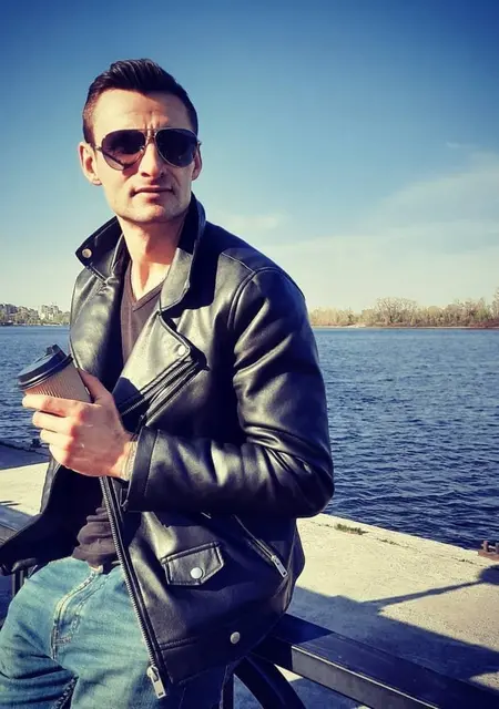 Я Саша, 33, из Черкасс, ищу знакомства на одну ночь