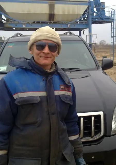 Я Kostua, 37, знакомлюсь без обязательств в Глухівших