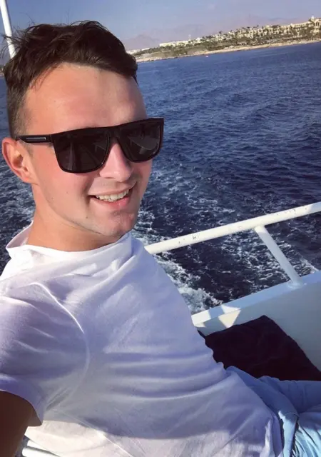 Александр из Обухова, мне 31, познакомлюсь для вирта