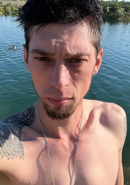 Я Владимир, 32 років з Макіївки, шукаю знайомство для постійних стосунків