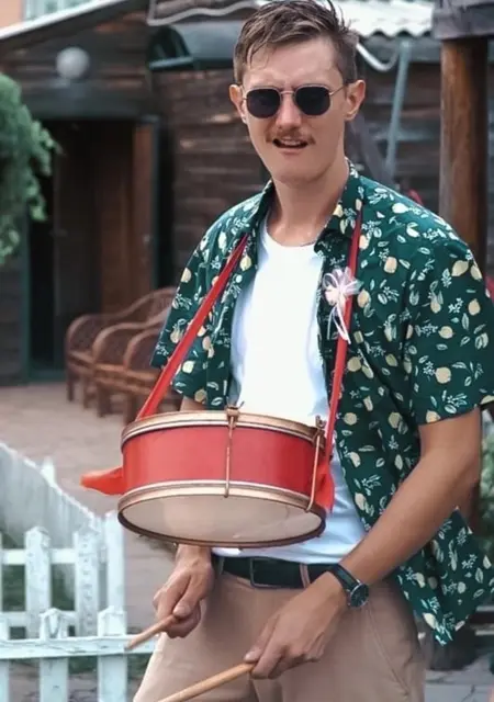 Я Иван, 28, знакомлюсь без обязательств в Луганске