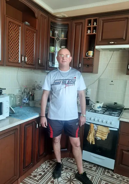 Я Ваня, 42, из Ивано-Франковска, ищу знакомства без обязательств