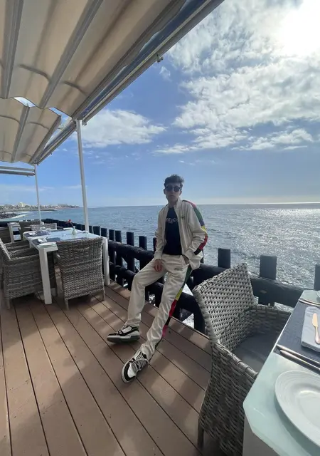 Я Luca, 25, знакомлюсь для приятного времяпровождения в Арон