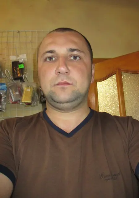 Я Jurij -, 40, из Черновцов, ищу знакомства на одну ночь