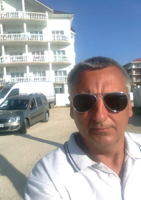 Владимир из Конотопа, ищу на сайте постоянные отношения