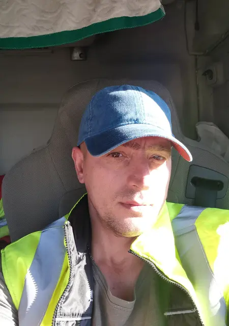 Сергей из Минска, мне 43, познакомлюсь на одну ночь