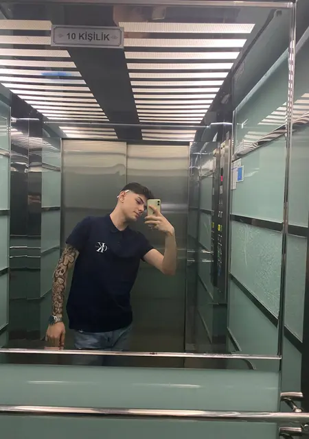 Я Berkay, 19, из Анкары, ищу знакомства без обязательств