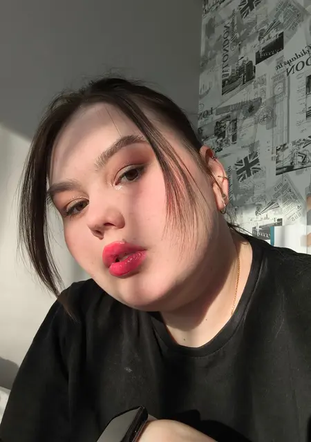 Я Yulia, 24, знакомлюсь для открытые отношения в Сарагосе