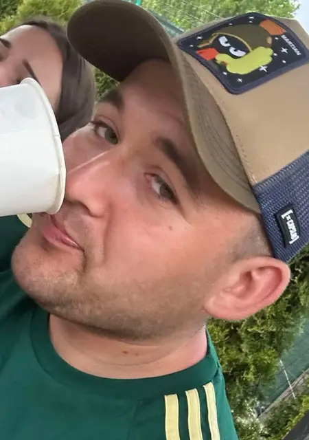 Sebastian из Варшавы, ищу на сайте знакомства без обязательств