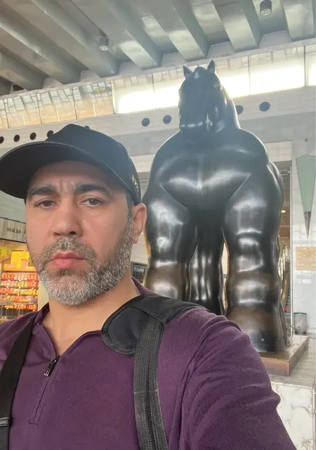 Soy Maks, 45 años, conociéndome para relación sin ataduras en Barcelona