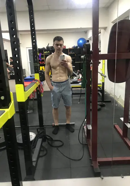 Я Андрій, 31 років, знайомлюсь для приємного проведення часу у Чернівцях