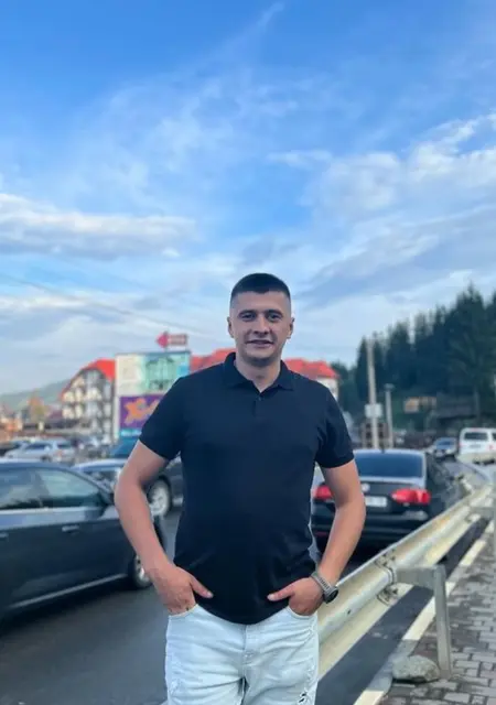 Я Артур, 27 років, знайомлюсь на одну ніч у Кам'янському