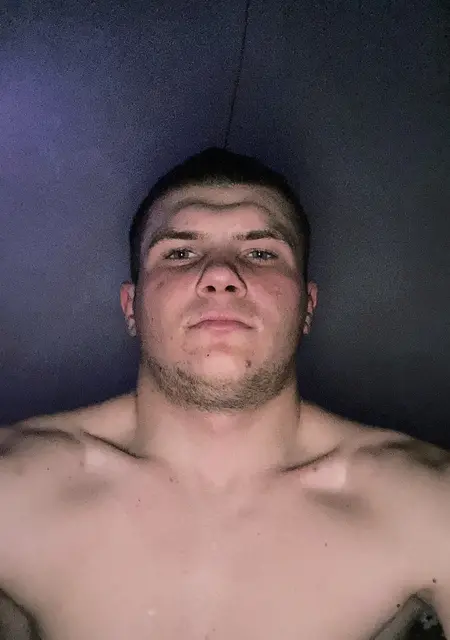 Я Ярослав, 25 років з Кам'янського, шукаю знайомство для відкриті стосунки