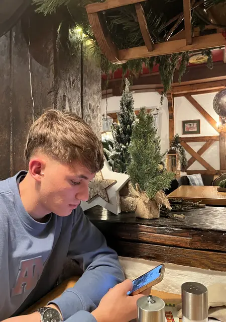 Я Carlos, 20, из Гранады, ищу знакомство для общения