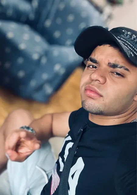 Я Gabriel, 20, из Дос-Эрманас, ищу знакомства на одну ночь