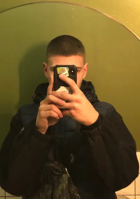 Я Данил, 19, из Донецка, ищу знакомство для совместных путешествий