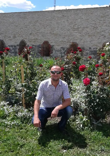 Юрій из Ровно, ищу на сайте знакомства без обязательств