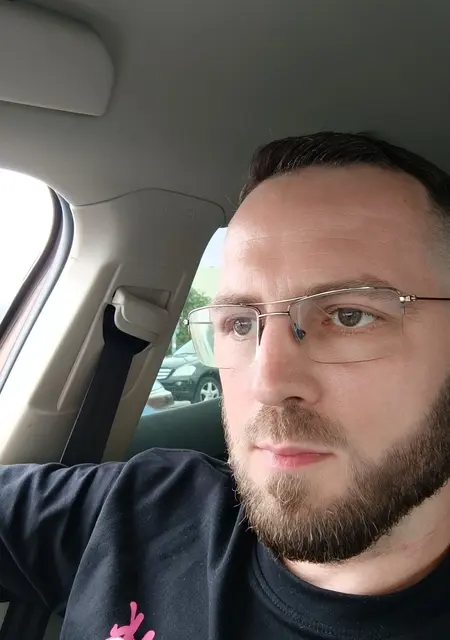 Artjom из Таллина, ищу на сайте постоянные отношения