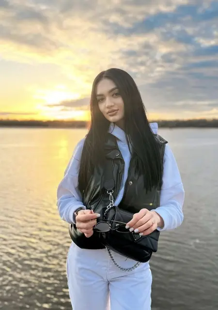 Анна з Полтавы, мені 22 років, познайомлюсь для спілкування