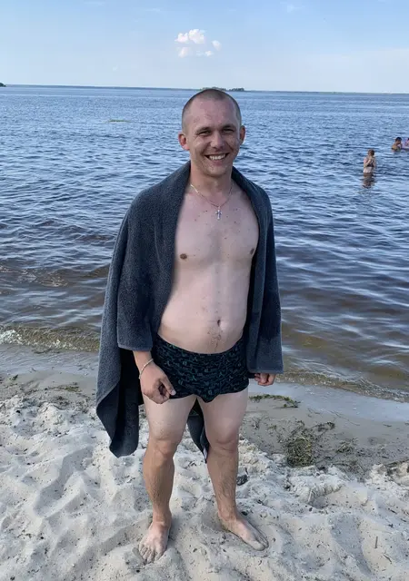 Роман из Черкасс, мне 25, познакомлюсь на одну ночь