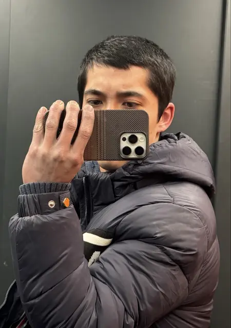 Ulmas из Амстердама, ищу на сайте знакомства на одну ночь