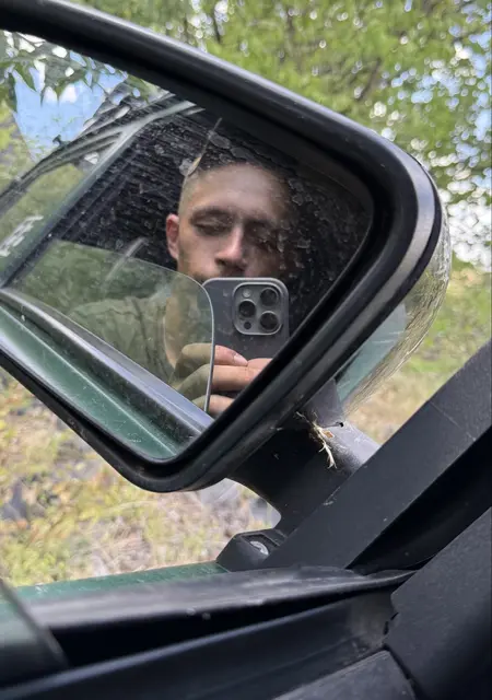 Я Илья, 25, знакомлюсь на одну ночь в Луганске